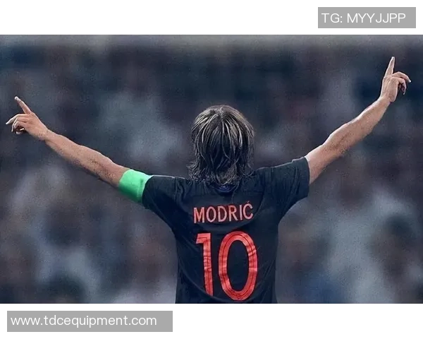 足坛明星大盘点：那些年我们追逐的足球传奇与他们的辉煌瞬间